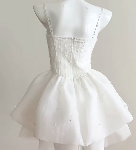 Vestido de fiesta corto sencillo de tul blanco con tirantes finos y cuentas, corte A, para quinceañeras ED03150