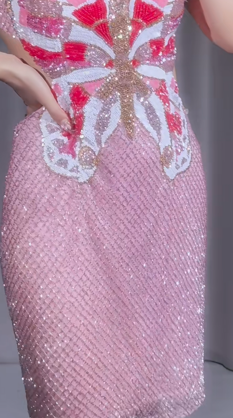 Elegante vestido de fiesta corto con tirantes finos en color rosa y cuentas, vestido de noche retro ED03157