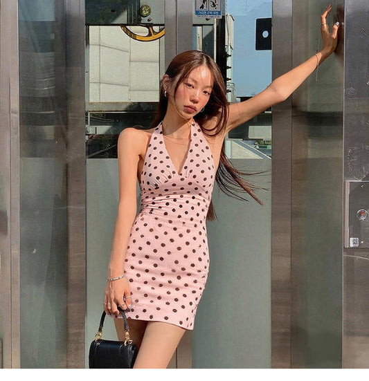 Vestido corto ajustado con cuello halter y lunares rosas para fiesta y cumpleaños ED03178