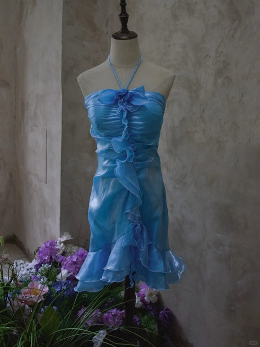 Elegante vestido de fiesta corto de gasa azul con cuello halter y escote en V ED03193
