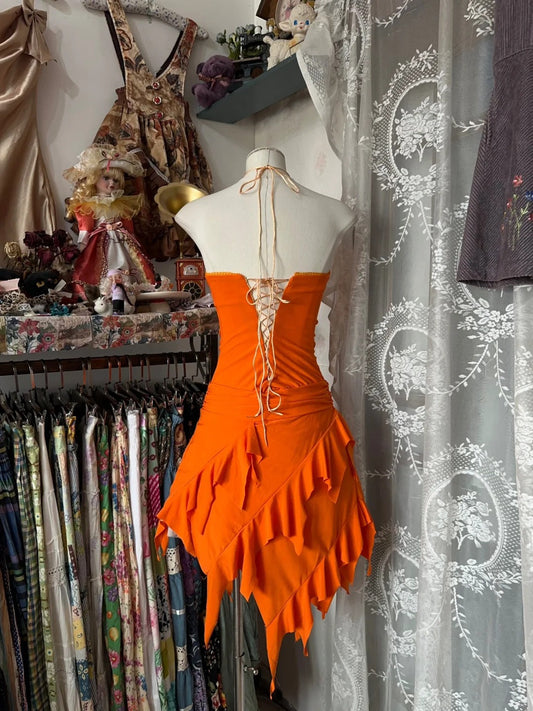 Hermoso vestido de fiesta naranja con escote halter y corte A, ED03206
