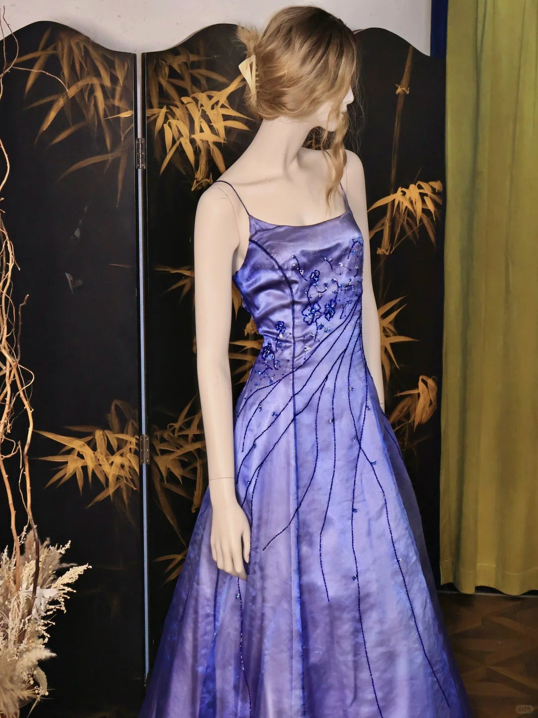 Vestido de fiesta largo de satén morado con tirantes finos y corte en A, estilo vintage, con cuentas, ED03259