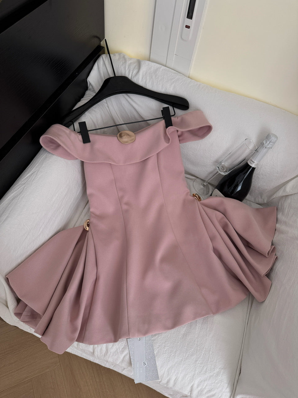 Elegante vestido rosa de fiesta de quinceañera, corto, con hombros descubiertos, corte A, ED03357
