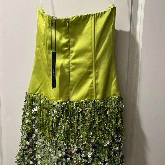 Elegantes vestidos de fiesta cortos de satén verde sin tirantes y ajustados, vestidos de cumpleaños de moda con lentejuelas ED03365
