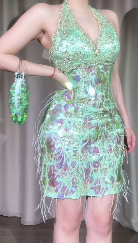 Vestido de fiesta corto vintage de gasa con cuello halter, lentejuelas y cuentas, color verde ED03370