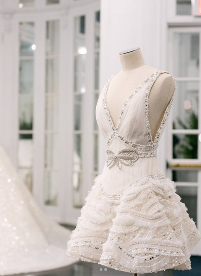 Elegante vestido de novia corto de tul con cuentas y escote en V, corte A, color blanco, ideal para cumpleaños ED03390