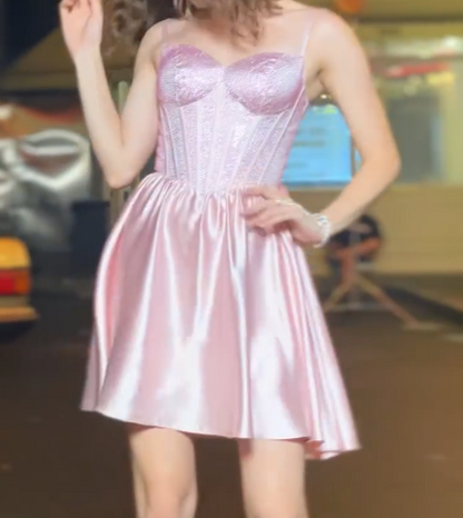 Elegante vestido de fiesta corto de satén rosa con tirantes finos y corte en A, para quinceañeras ED03398