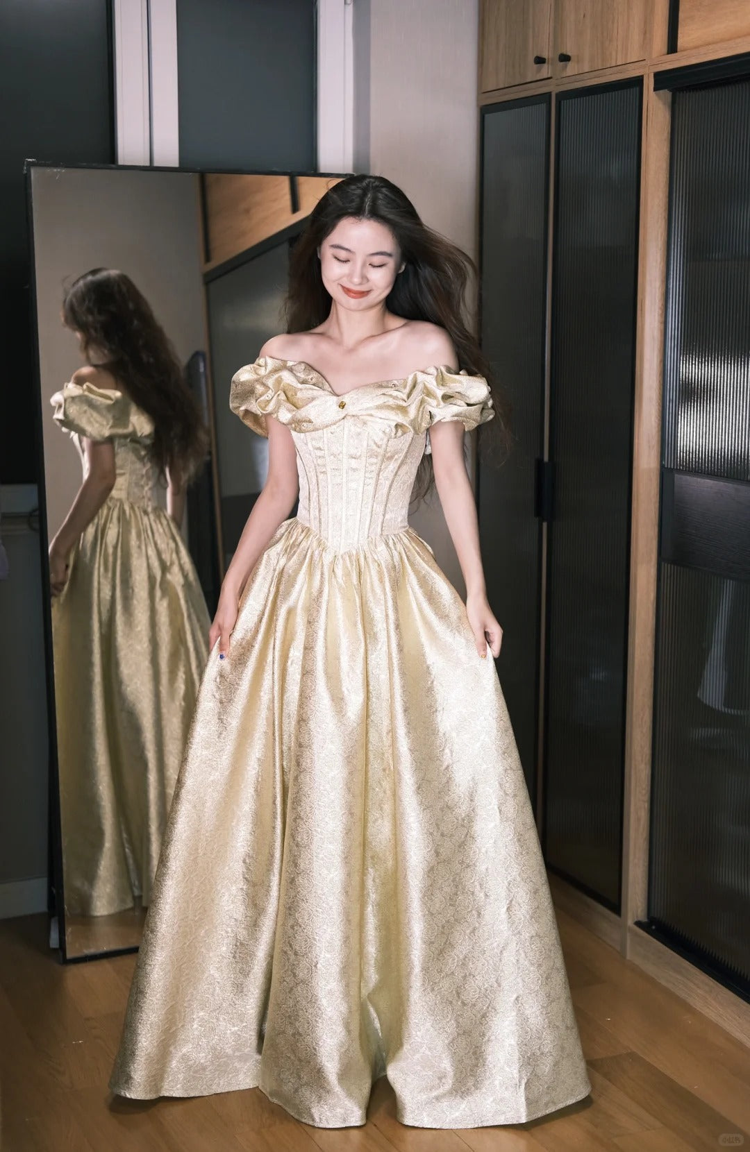 Vestido de fiesta largo clásico de satén con hombros descubiertos, corte A, color champán dorado, para quinceañeras, ED03455