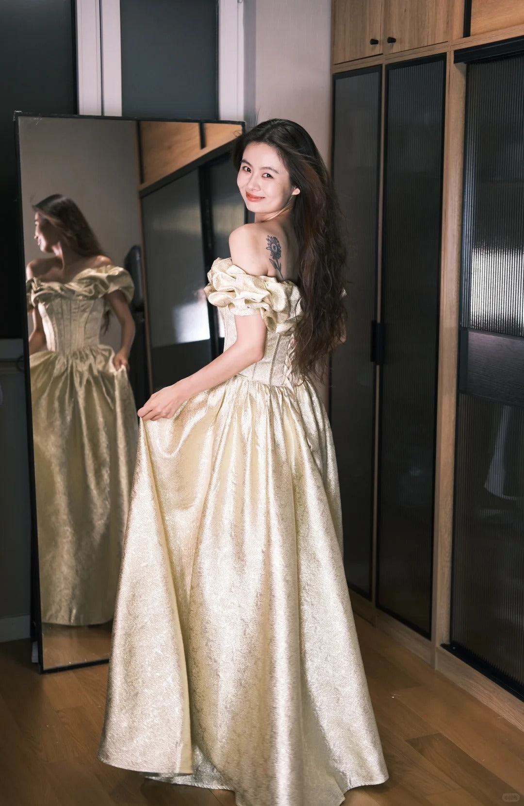 Vestido de fiesta largo clásico de satén con hombros descubiertos, corte A, color champán dorado, para quinceañeras, ED03455