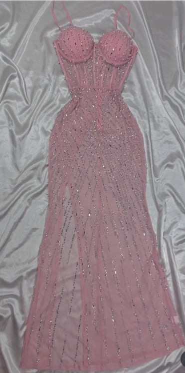 Elegante vestido de fiesta largo ajustado con tirantes finos y cuentas en rosa, vestido de cumpleaños dulce ED03457