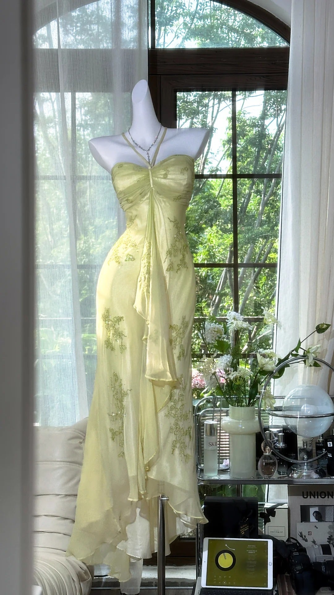 Vestido de noche vintage de gasa con cuello halter y cuentas, color verde claro, ED03464