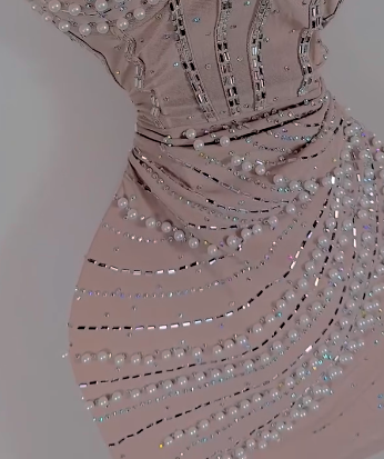 Vestido corto ajustado rosa con tirantes finos para fiesta de cumpleaños, ED03520