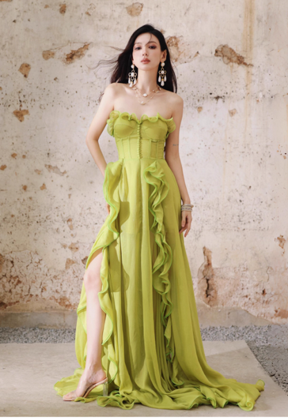 Vestido de fiesta largo de gasa sin tirantes, corte A, con volantes, color verde cuento de hadas, ED03546