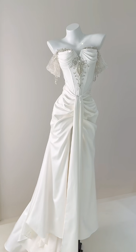 Vestido de noche largo con escote corsé y hombros descubiertos, elegante y elegante vestido de fiesta de satén con cuentas y abertura ED03577