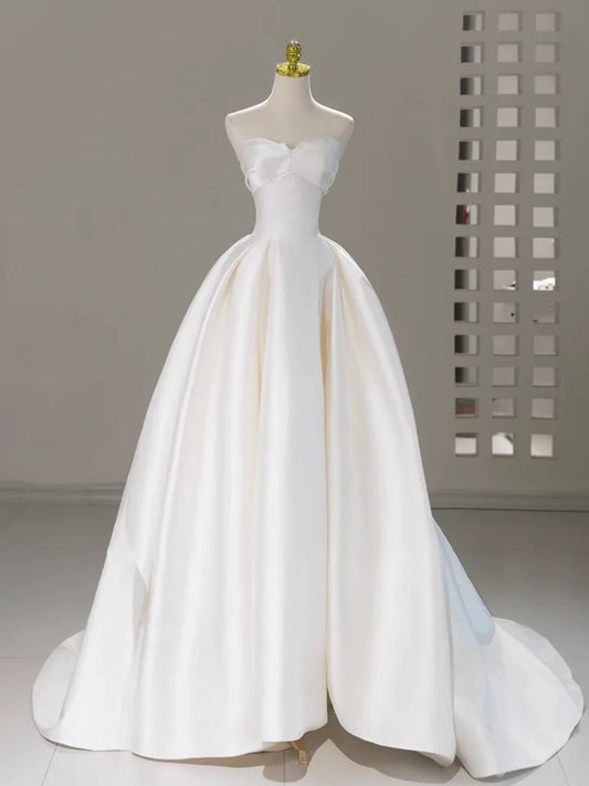 Vestido de fiesta largo de satén blanco con escote en forma de A y escote corazón ED037