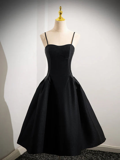 Vestido de fiesta corto de satén negro con corte en A, vestido de bienvenida negro ED0608