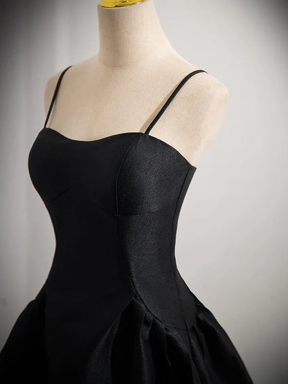 Vestido de fiesta corto de satén negro con corte en A, vestido de bienvenida negro ED0608