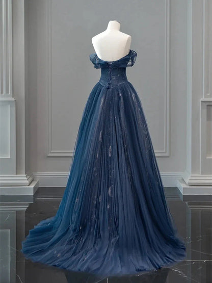 Vestido de fiesta largo azul oscuro con encaje de tul y hombros descubiertos ED062