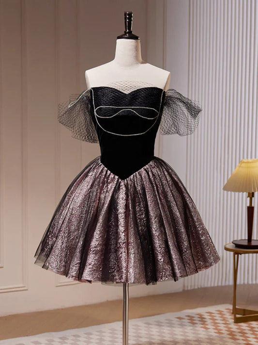 Vestido de fiesta corto negro con escote corazón, bonito vestido de bienvenida ED0655