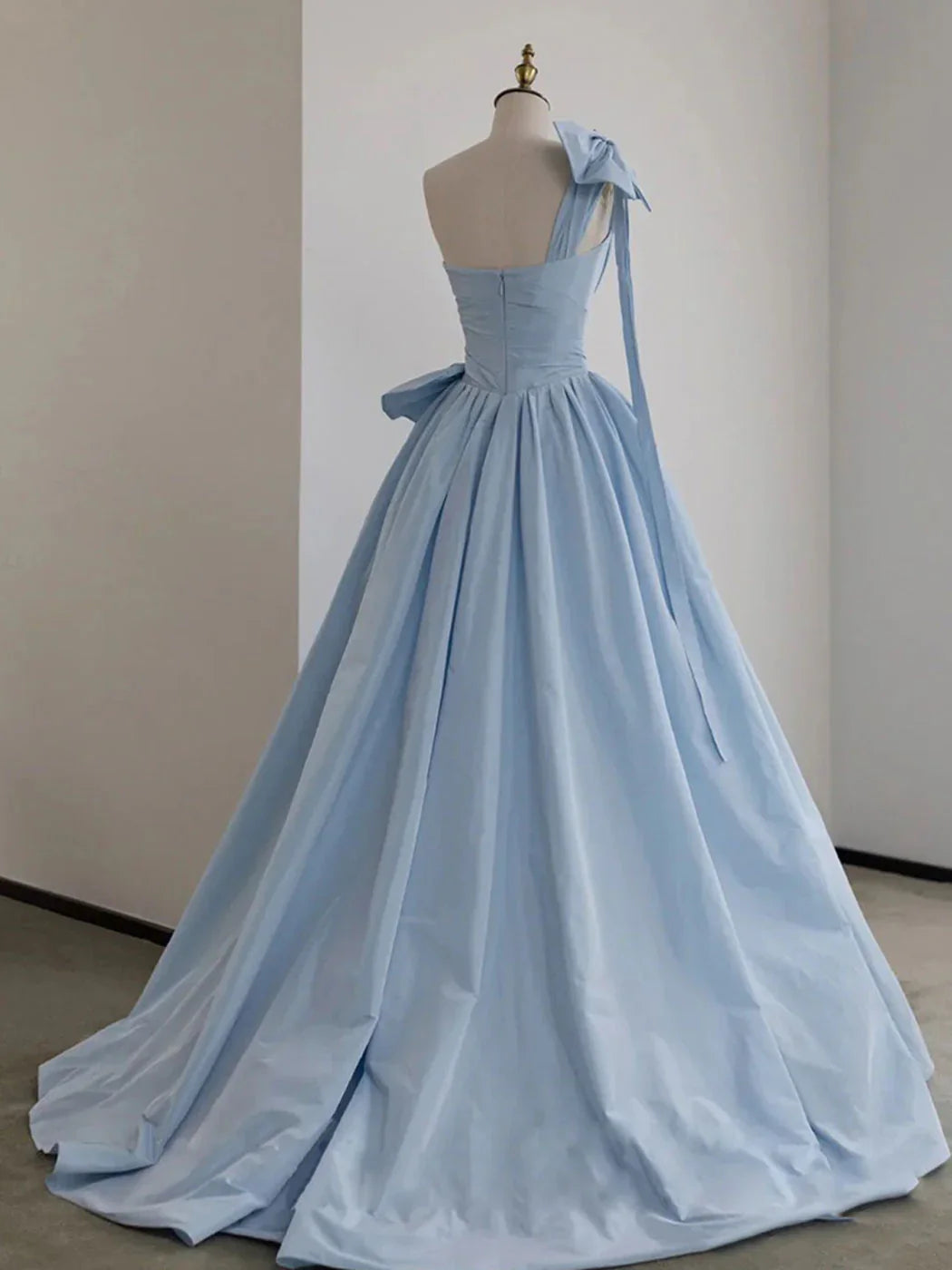 Vestido de fiesta largo azul de satén con un solo hombro y corte en A, vestido de noche formal azul ED0709