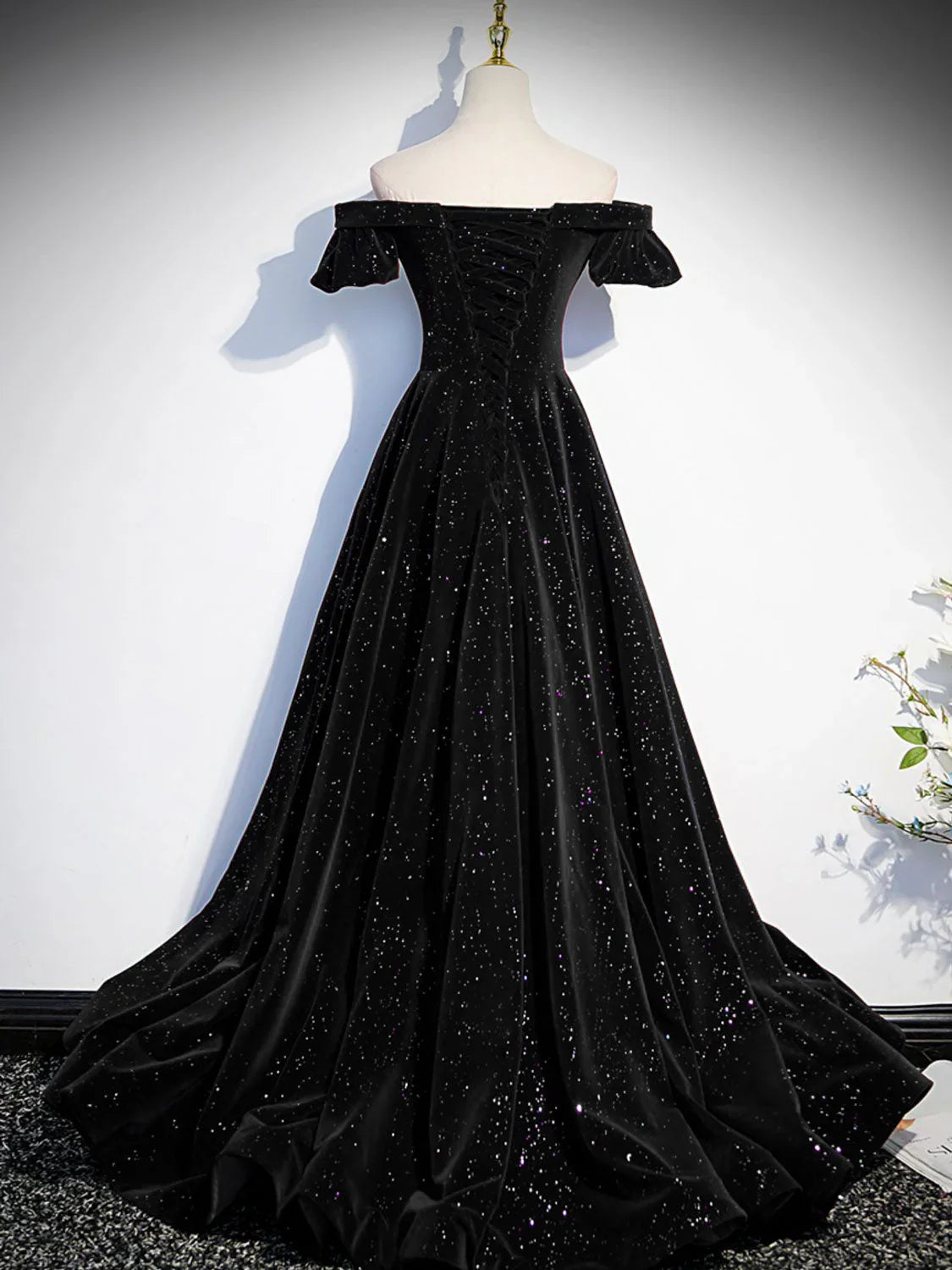 Vestido de fiesta largo de terciopelo negro con hombros descubiertos y corte en A, vestido formal negro ED0746