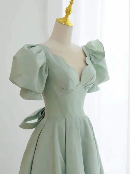 Vestido de fiesta corto de satén verde sencillo con escote en V, vestido de noche verde ED0763