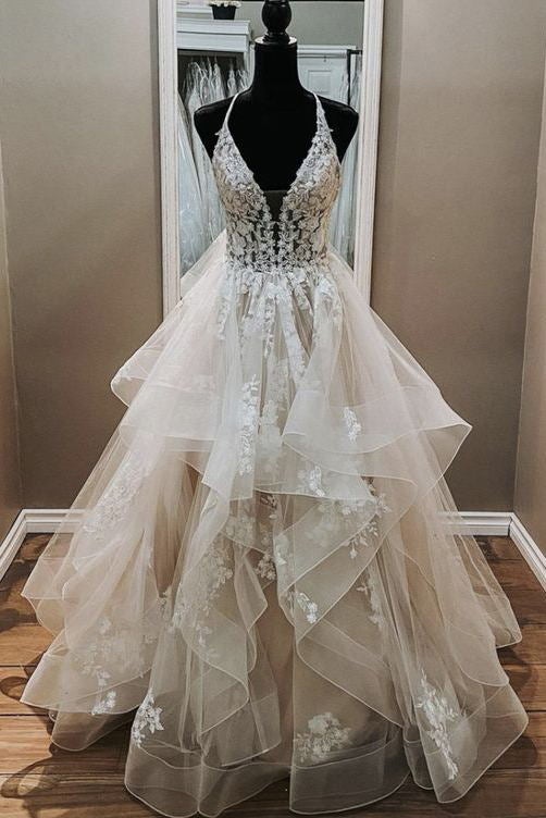 Elegante vestido de novia de tul con encaje, escote en V, espalda descubierta y apliques