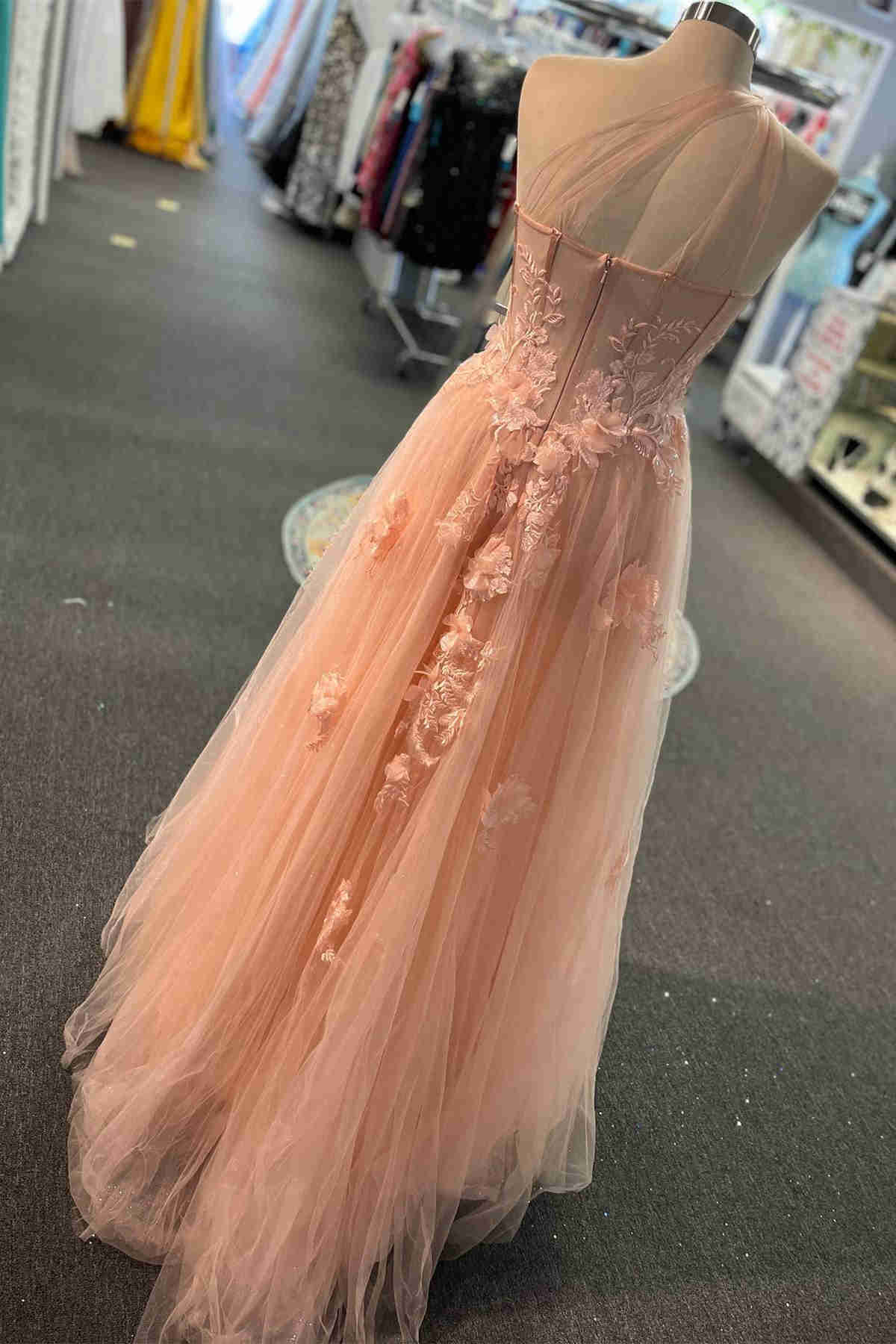 Vestido de fiesta lavanda con escote corazón y un hombro con flores, vestidos de graduación con aberturas