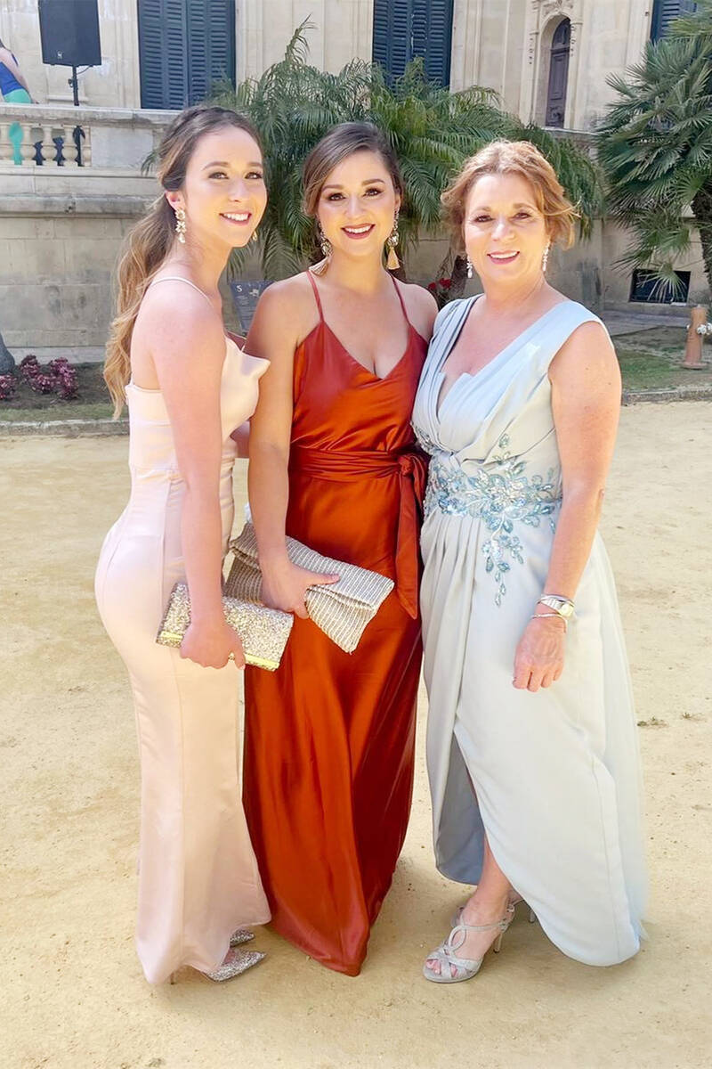 Vestido de dama de honor largo con tirantes y escote en V en color naranja quemado, elegante vestido de fiesta