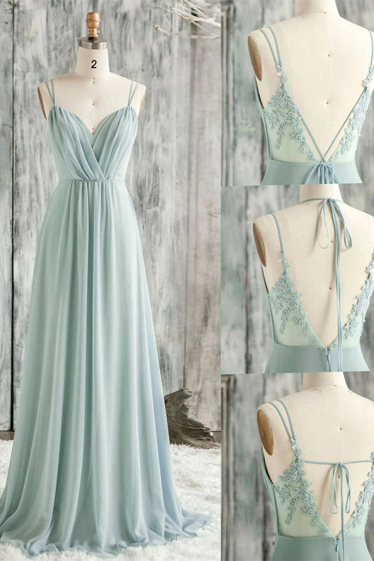 Vestido de dama de honor de gasa fruncida verde salvia con doble tirante y espalda en V