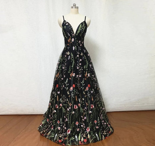 Vestido de fiesta largo de hada con flores negras para boda