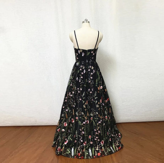 Vestido de fiesta largo de hada con flores negras para boda