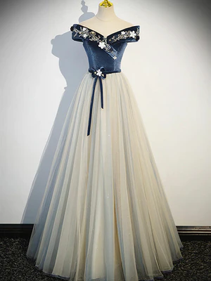 Delicado vestido de fiesta largo de tul en terciopelo azul marino con hombros descubiertos y cintura floreada, vestidos de noche formales largos GG057