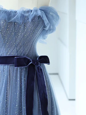 Vestido de fiesta de tul azul brillante, corte A, hombros descubiertos, lazo en la cintura, vestido de noche largo azul formal GG059
