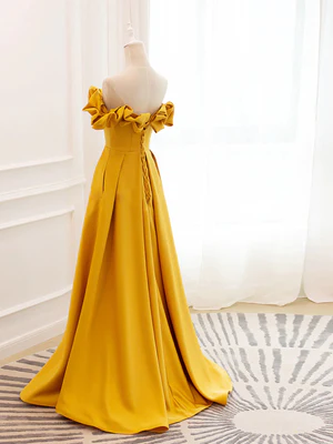 Nuevos y elegantes vestidos de fiesta largos amarillos con pliegues y hombros descubiertos, vestidos de noche formales de satén amarillo GG070