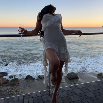 Vestido corto elegante de gasa blanca con tirantes finos, corte A y bajo con volantes, para fiesta de bienvenida y noche, GG1388