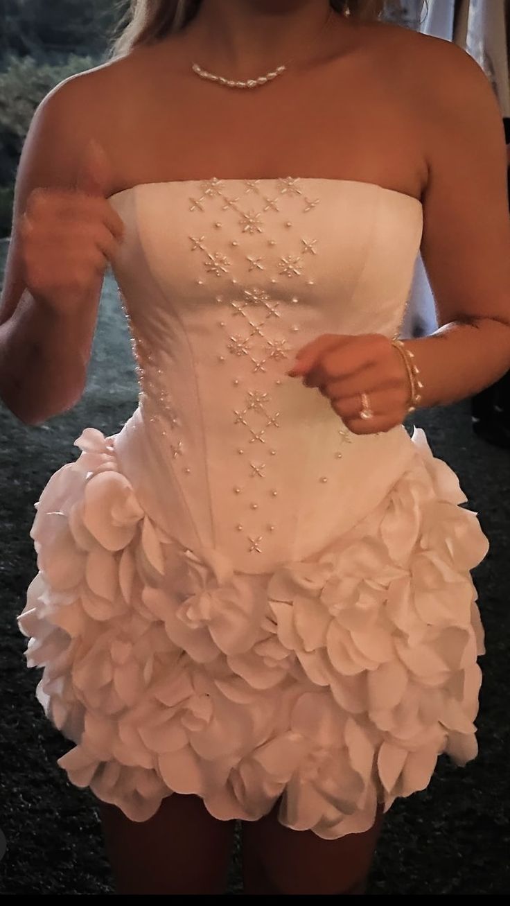 Precioso vestido de fiesta corto de satén blanco sin tirantes, con apliques de cuentas, vestido de regreso a casa y vestido de noche GG1572
