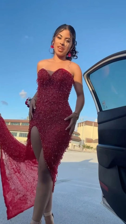 Hermoso vestido de fiesta largo de sirena sin tirantes, de satén rojo, con lentejuelas y cuentas, con abertura, vestido de noche GG1592