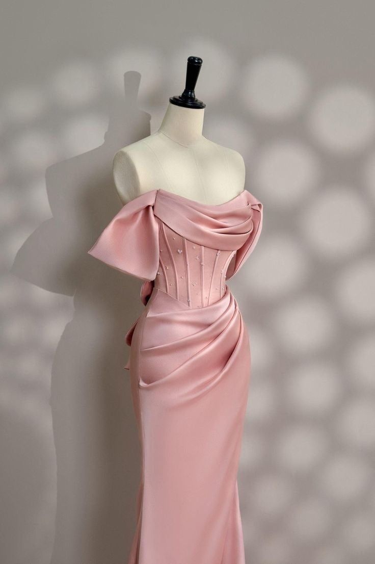 Elegante vestido de fiesta largo plisado de satén rosa con hombros descubiertos y corte sirena, vestido de noche GG1753