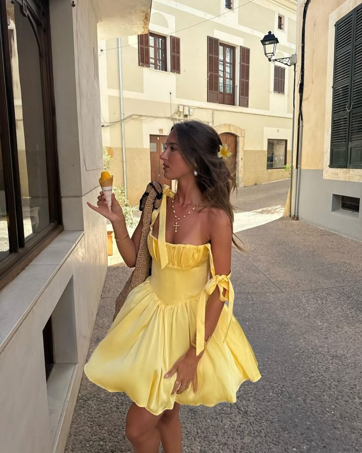 Vestido corto de satén amarillo con tirantes finos, corte A, para fiesta de bienvenida y noche, GG2229