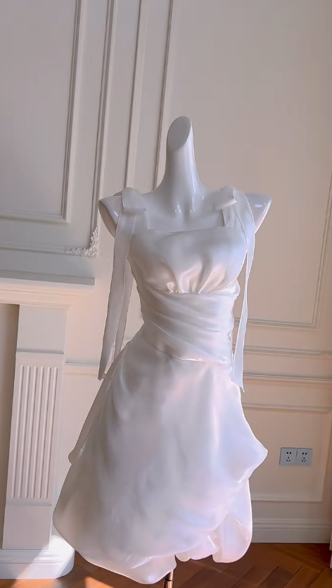 Vestido de fiesta corto de satén de seda blanco, corte A, cuadrado, para regreso a casa y cumpleaños, GG2623
