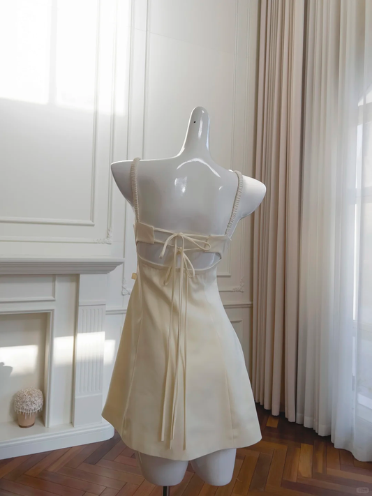 Vestido corto de satén con tirantes finos, corte en A, flores, para fiesta de graduación, fiesta de bienvenida y cumpleaños GG2681