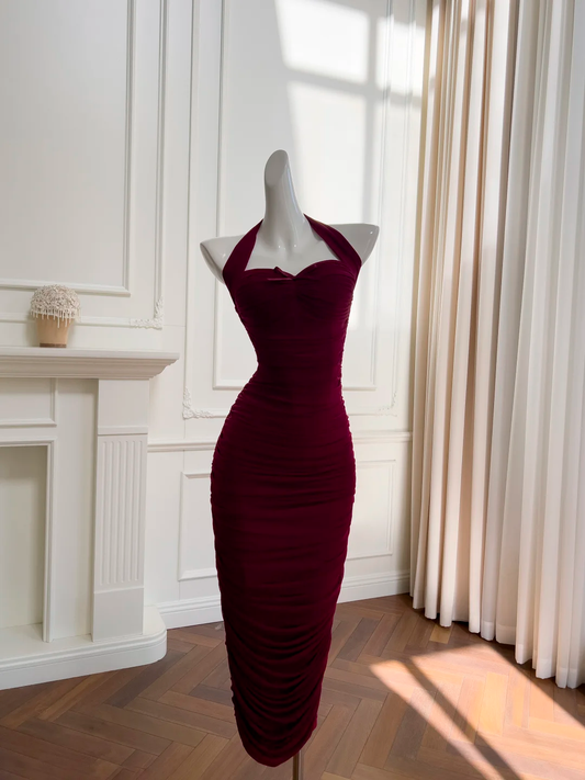 Elegante vestido de fiesta largo plisado de satén burdeos con escote halter y corte sirena, GG2766