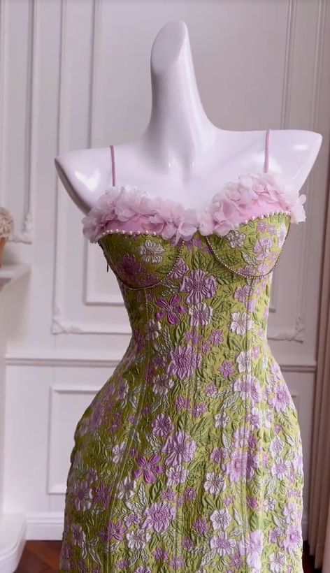 Hermoso vestido de fiesta corto de satén con tirantes finos, estampado floral, corte A, para regreso a casa y cumpleaños GG2774