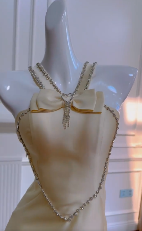 Vestido de fiesta corto de satén con cuello halter y cuentas, corte A, para regreso a casa y cumpleaños GG2815