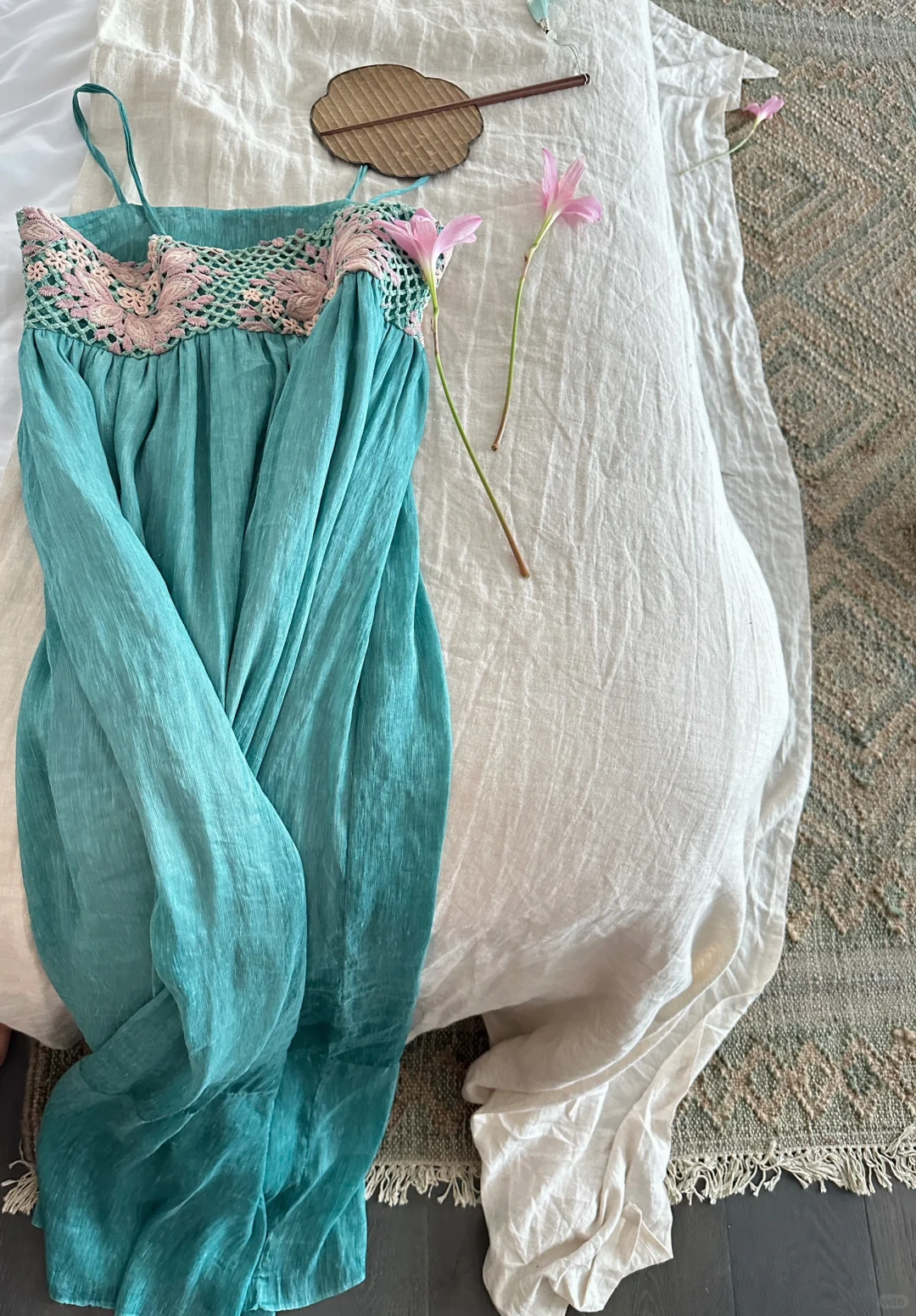 Vestido largo de satén azul claro con tirantes finos, elegante, para fiesta de graduación o de noche (GG2837)