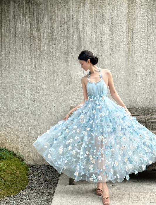 Vestido de fiesta largo de tul azul pálido con escote halter y apliques de hada, GG2847