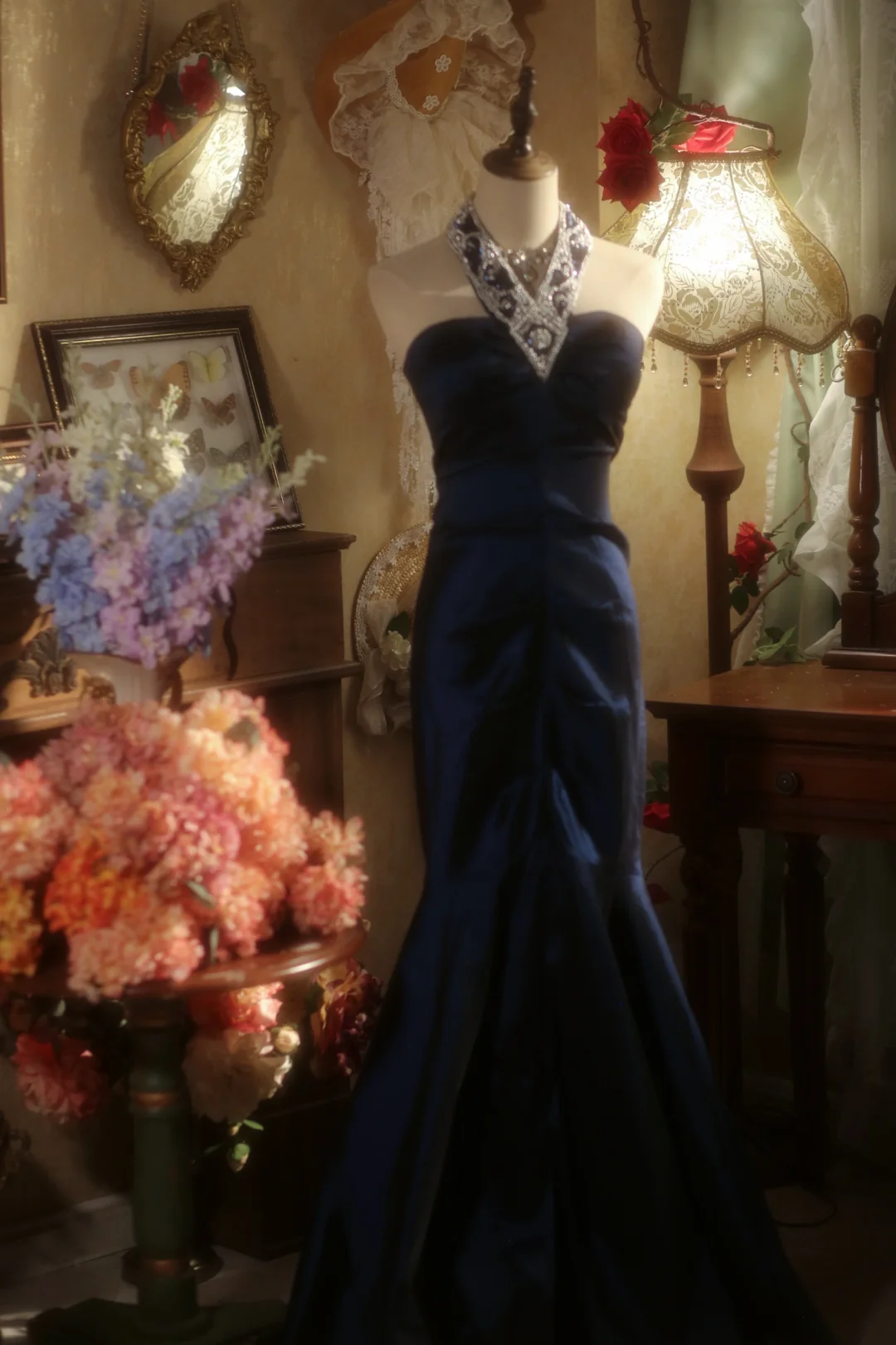 Vestido de fiesta, de noche y de satén azul marino con cuello halter y cuentas, estilo sirena, GG2879