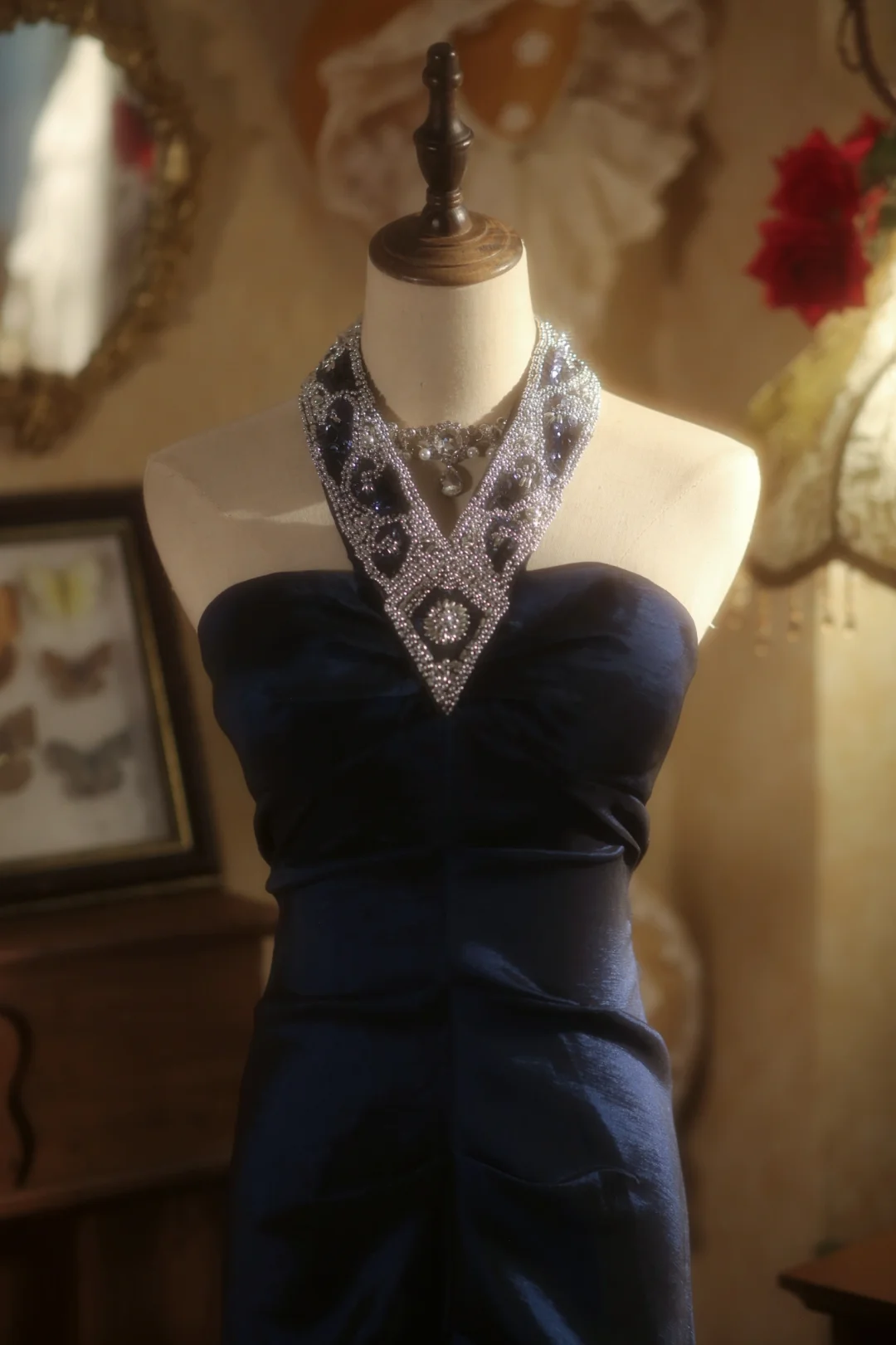Vestido de fiesta, de noche y de satén azul marino con cuello halter y cuentas, estilo sirena, GG2879