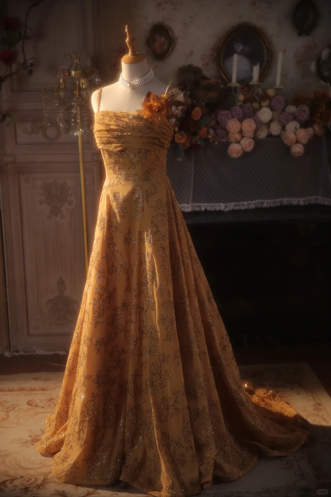 Vestido largo elegante de satén con tirantes finos, corte A y cuentas, para fiesta de graduación o de noche (GG2882)